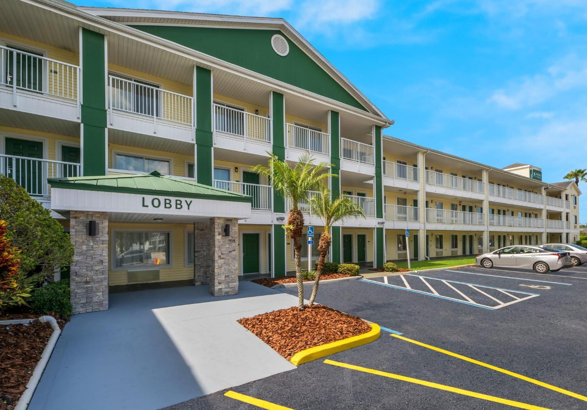 Hometowne Studios By Red Roof Orlando - Ucf Area Alafaya Exterior photo
