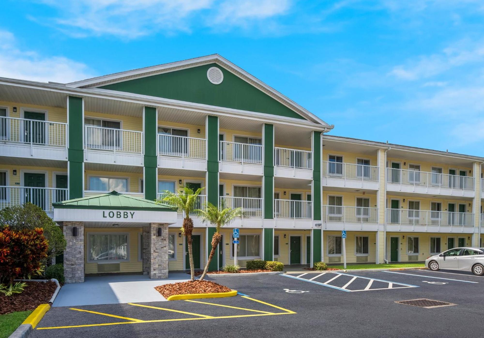 Hometowne Studios By Red Roof Orlando - Ucf Area Alafaya Exterior photo