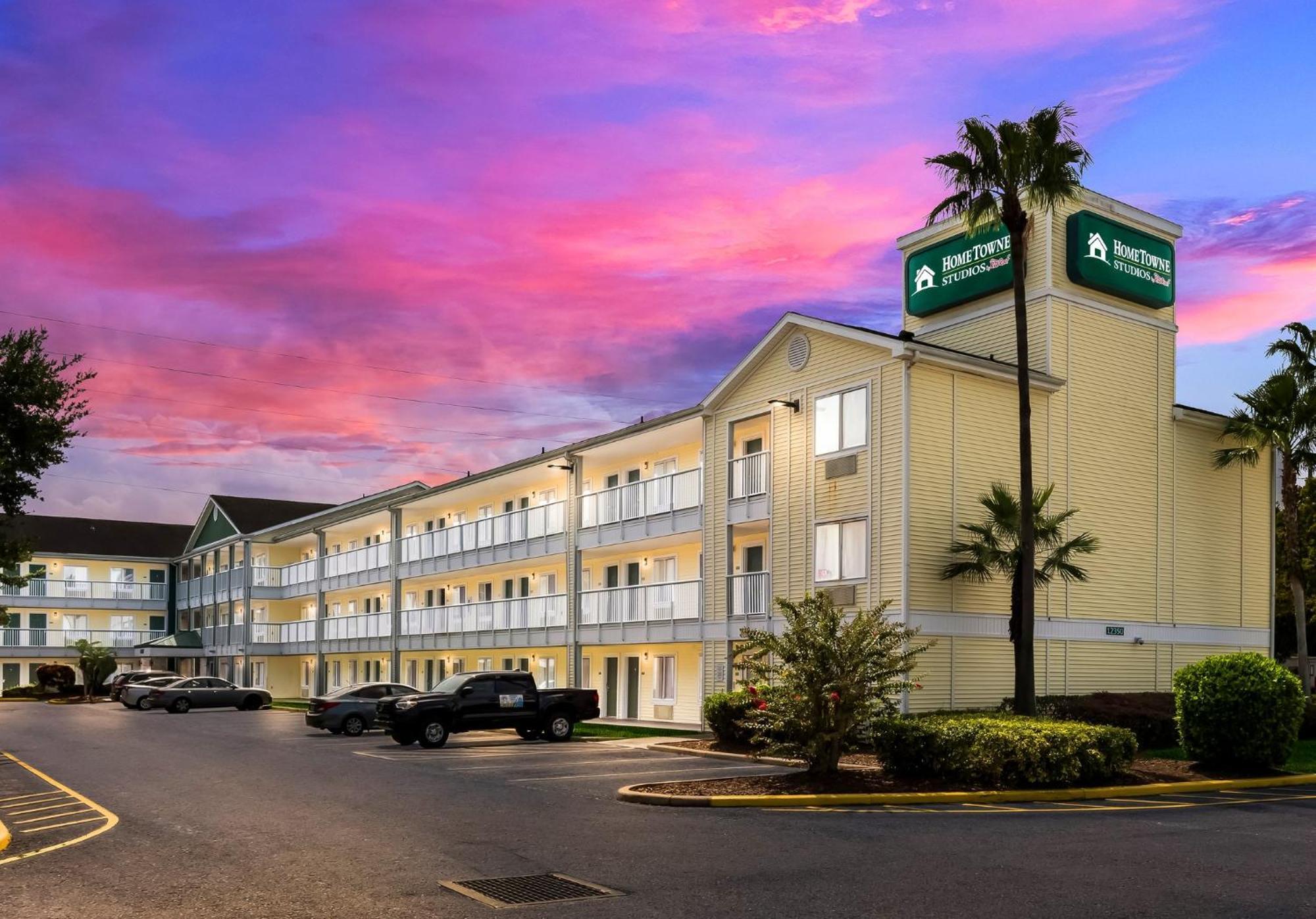 Hometowne Studios By Red Roof Orlando - Ucf Area Alafaya Exterior photo
